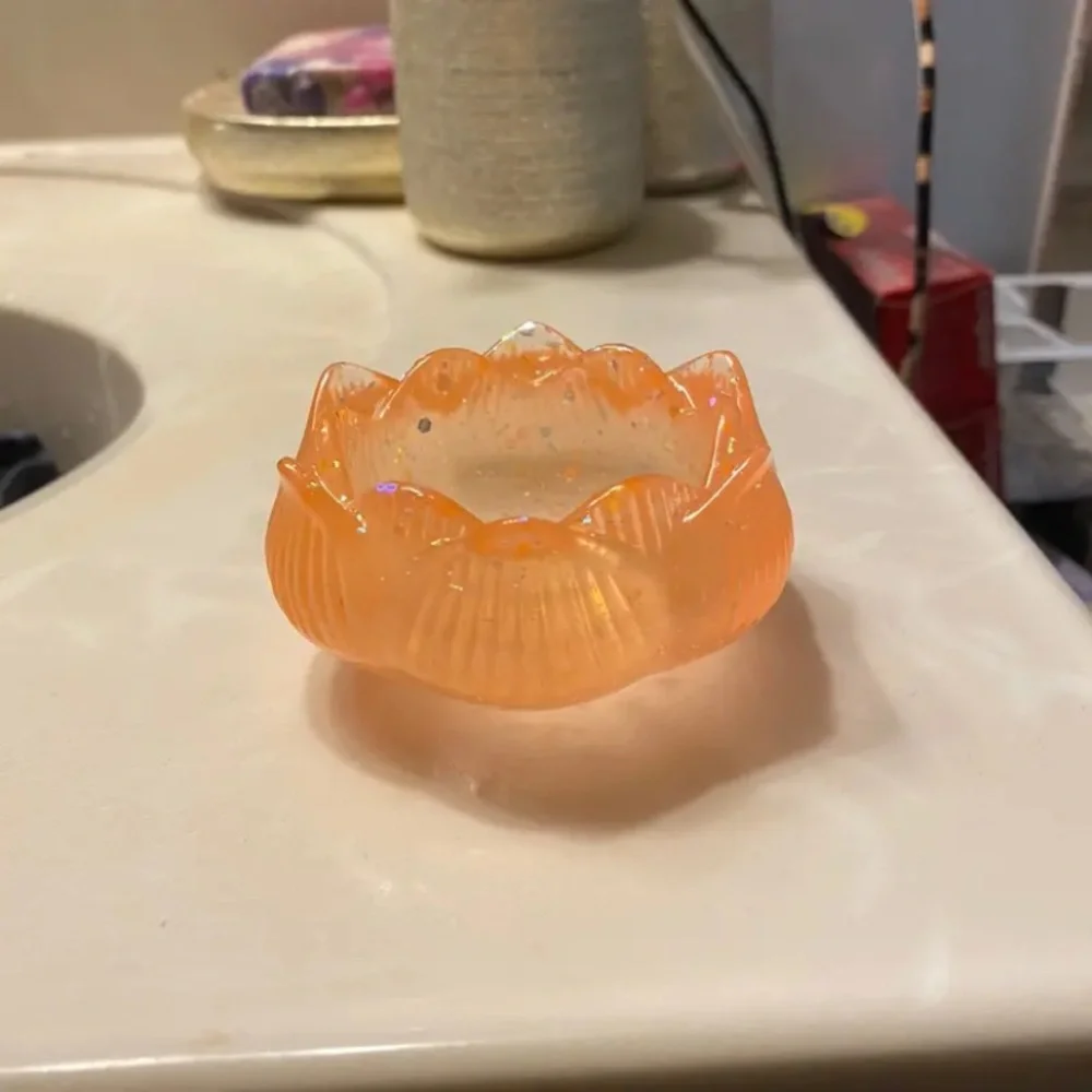 Glow in the dark jewelry/soap holder